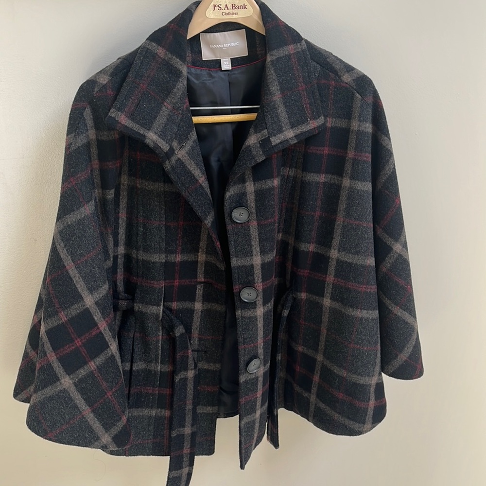 Banana Republic lighter wool, fully lined, belted cape/jacket. Size:XS, runs big